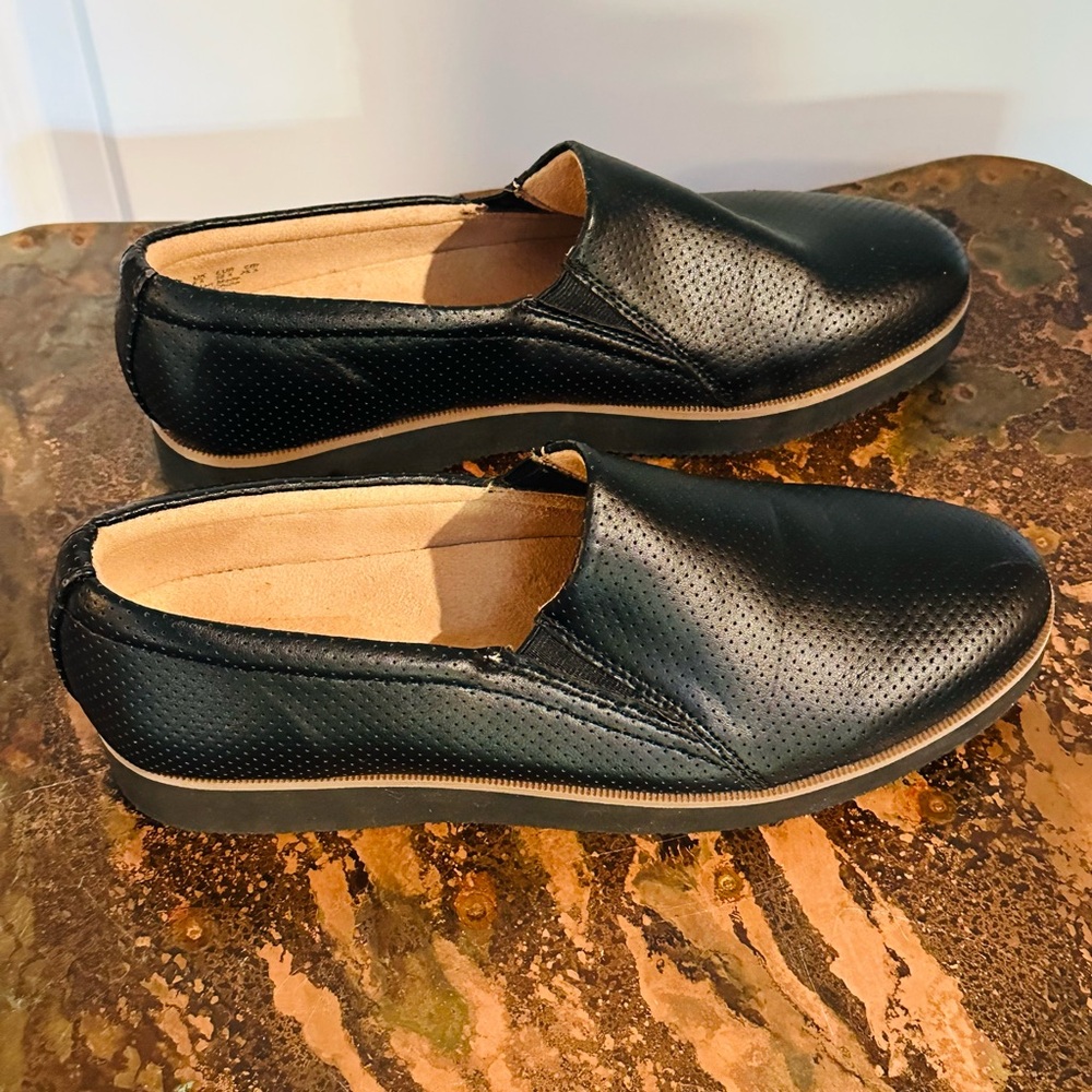 Naturalizer Black Leather Slip On Loafers Women’s 8.5 NWOT